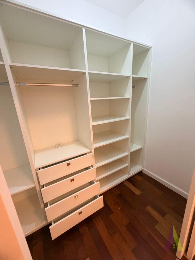 Casa Alto Padrão Térrea em Condomínio Fechado de São Roque! 