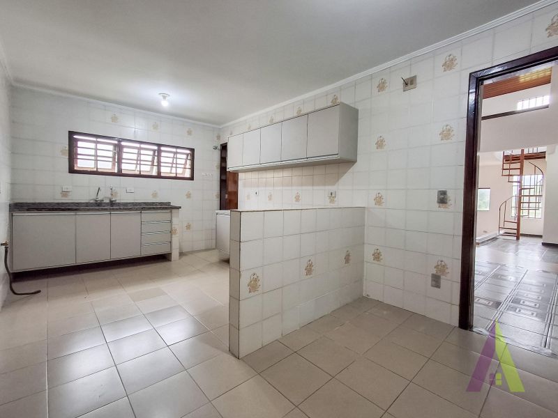 Casa em Condomínio Fechado de Alto Padrão em São Roque!