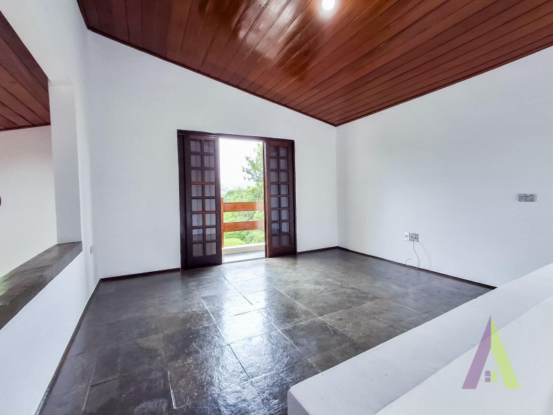 Casa em Condomínio Fechado de Alto Padrão em São Roque!