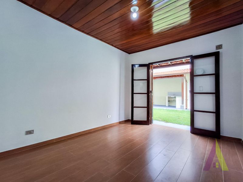 Casa em Condomínio Fechado de Alto Padrão em São Roque!