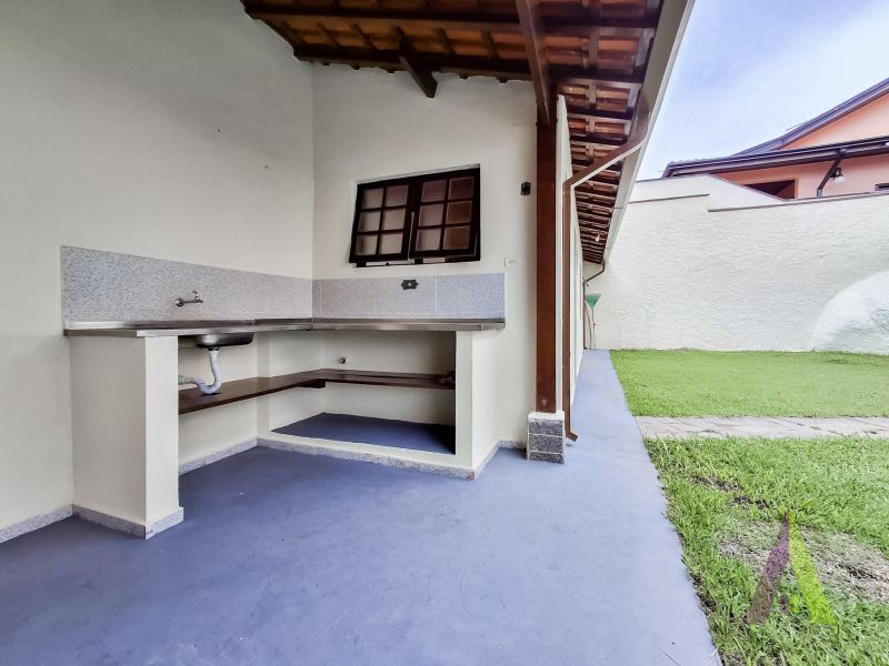 Casa em Condomínio Fechado de Alto Padrão em São Roque!