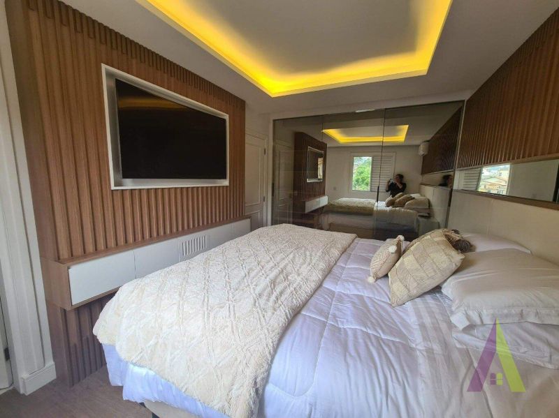 Apartamento Decorado em Condomínio de São Roque!