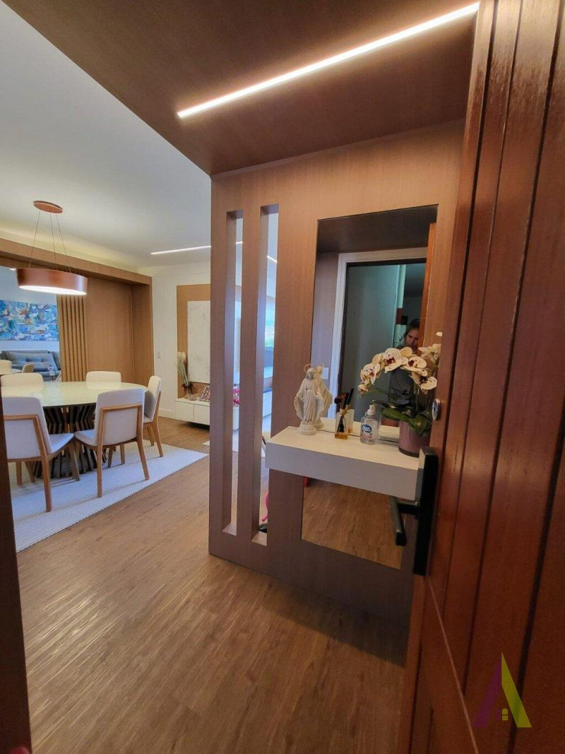 Apartamento Decorado em Condomínio de São Roque!