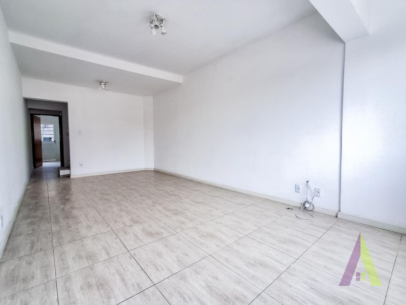 Sobrado em Bairro Tradicional de São Roque!