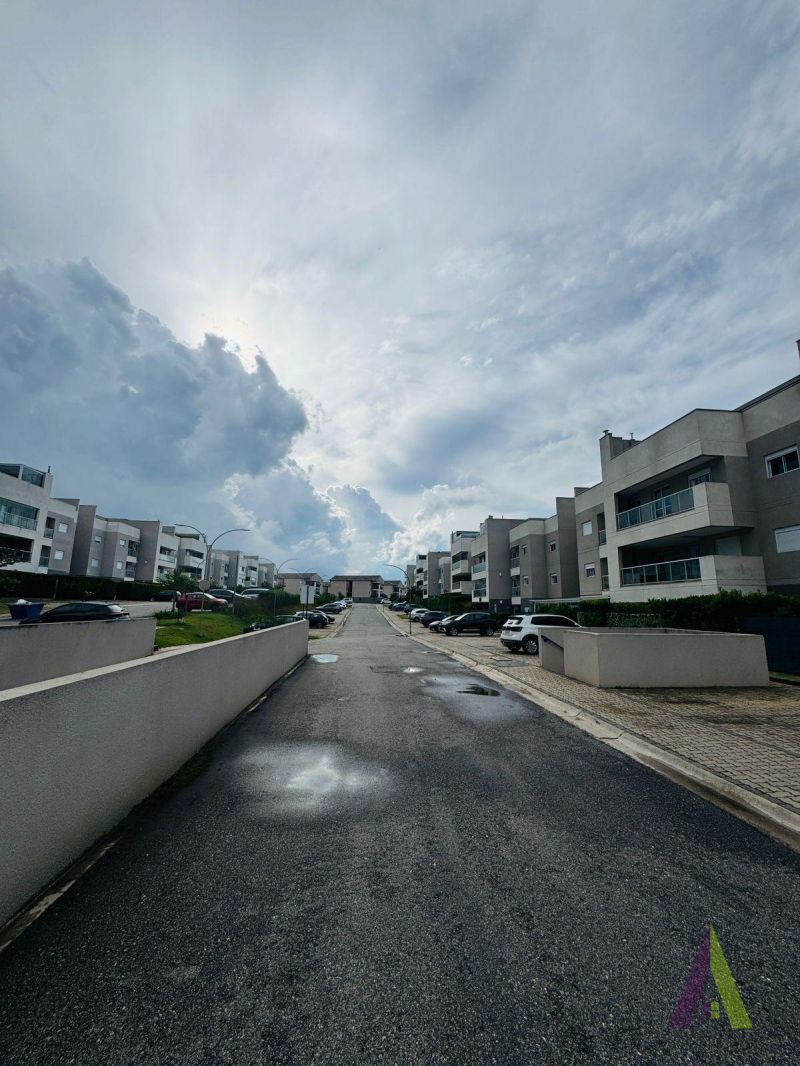 Apartamento Duplex em Condomínio Resort de São Roque!