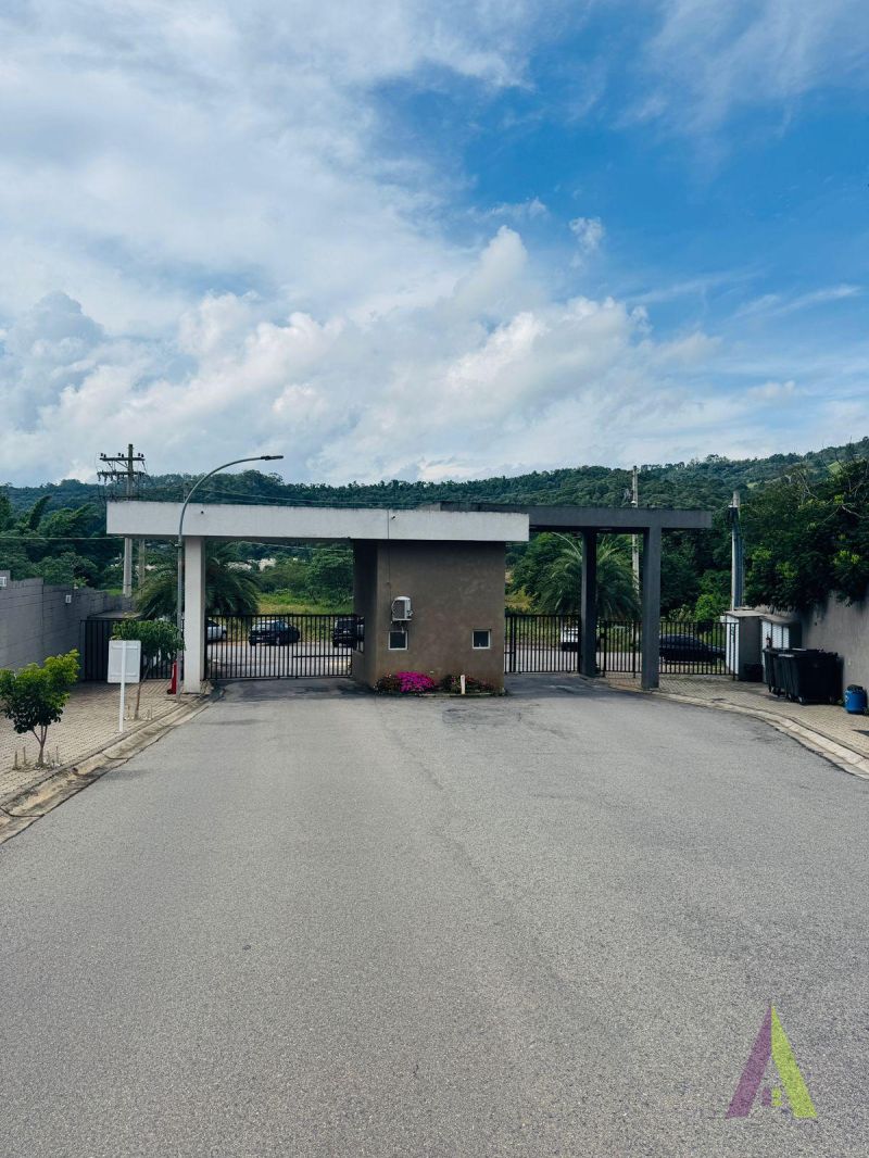 Apartamento Duplex em Condomínio Resort de São Roque!