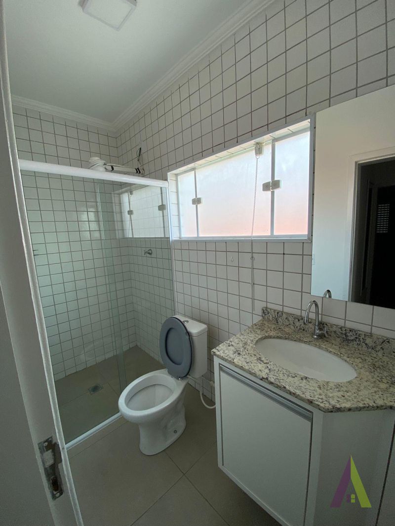 Casa Mobiliada em Condômino Fechado de São Roque!