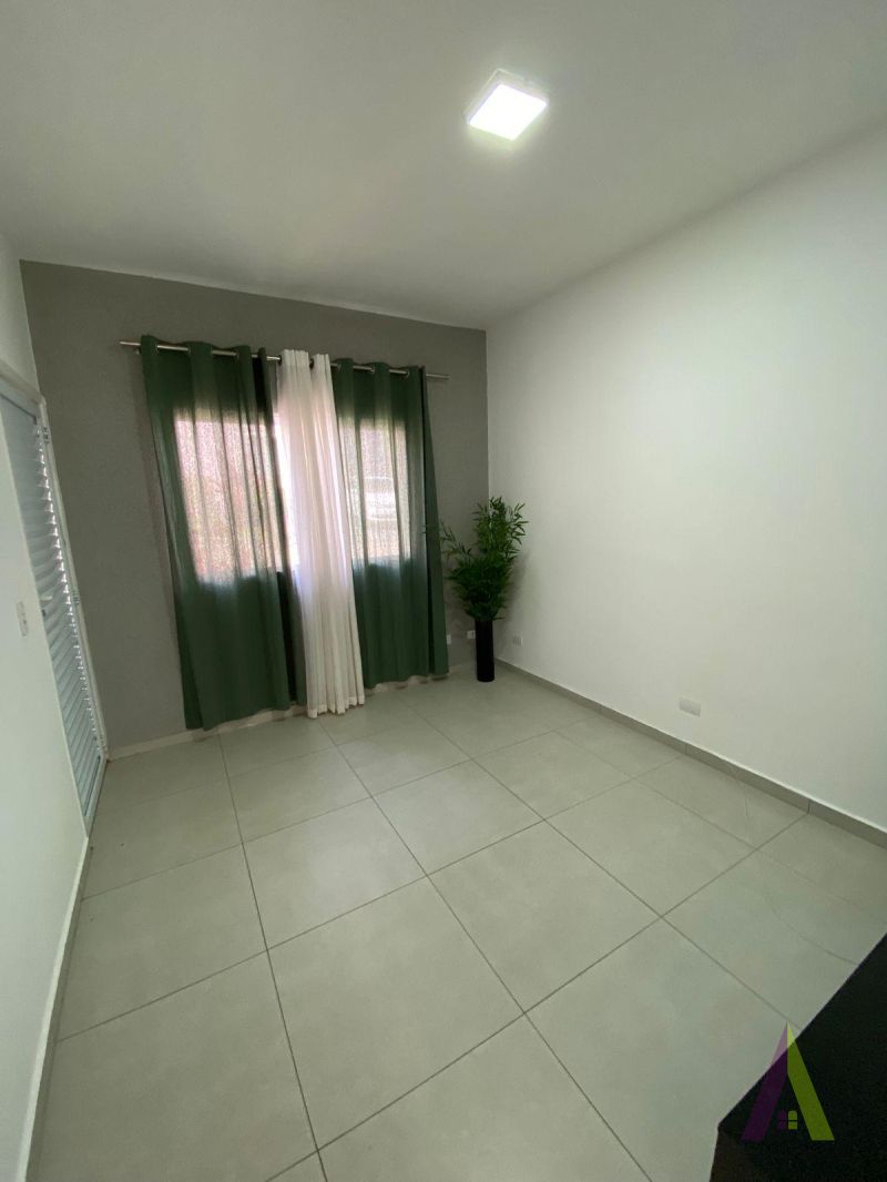 Casa Mobiliada em Condômino Fechado de São Roque!