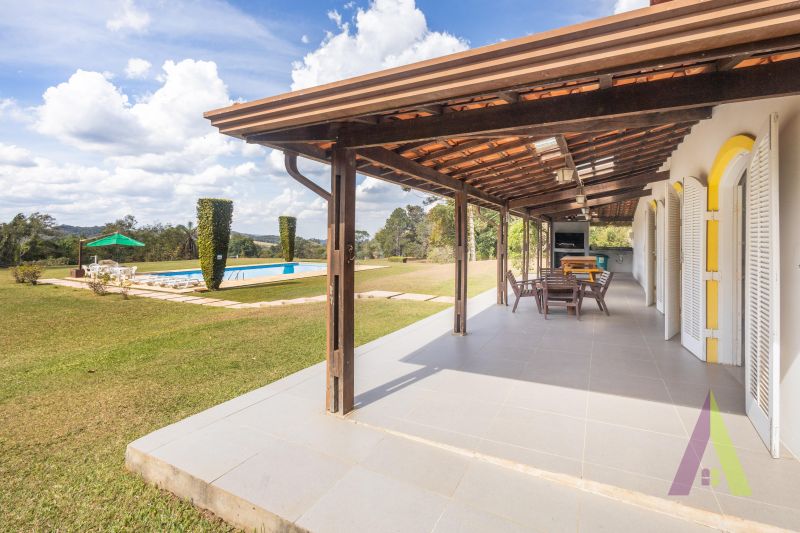 Sitio plano com linda vista em São Roque!