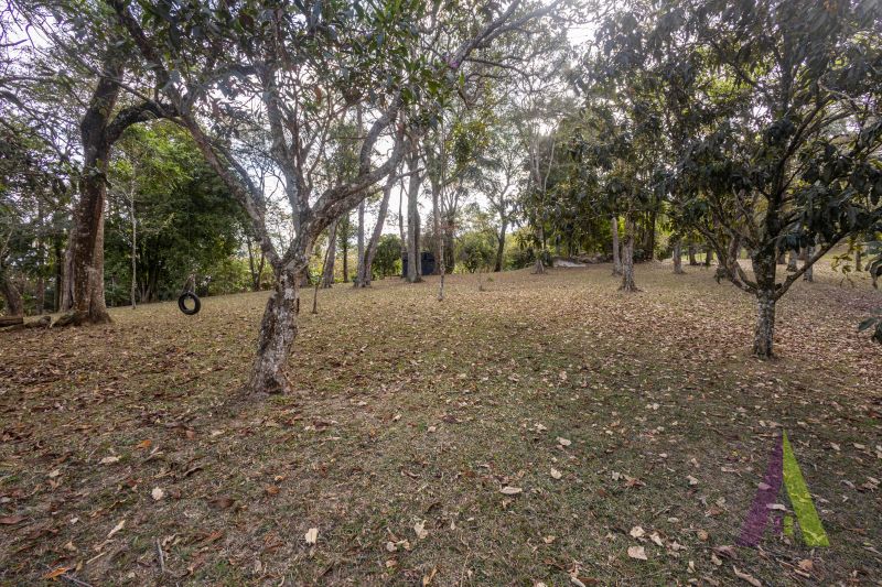 Sitio plano com linda vista em São Roque!