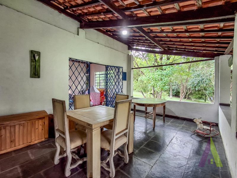 Sitio com lago, piscina aquecida e 3 casas próxímo da cidade de São Roque!