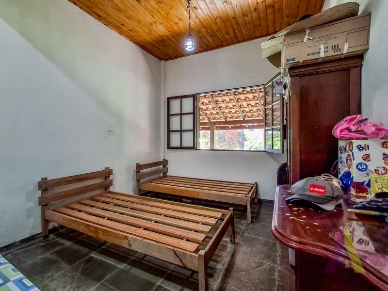 Sitio com lago, piscina aquecida e 3 casas próxímo da cidade de São Roque!