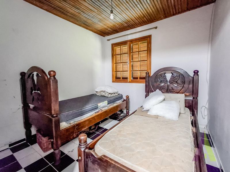 Sitio com fácil acesso e estrutura para criação de cavalos em São Roque!