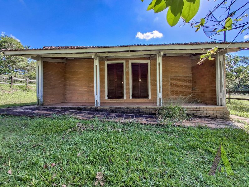 Sitio com fácil acesso e estrutura para criação de cavalos em São Roque!