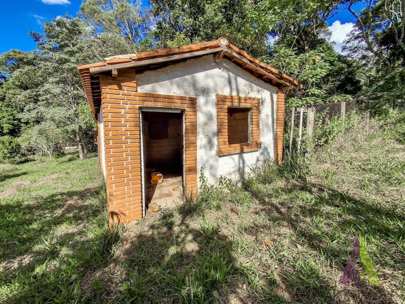 Sitio com fácil acesso e estrutura para criação de cavalos em São Roque!
