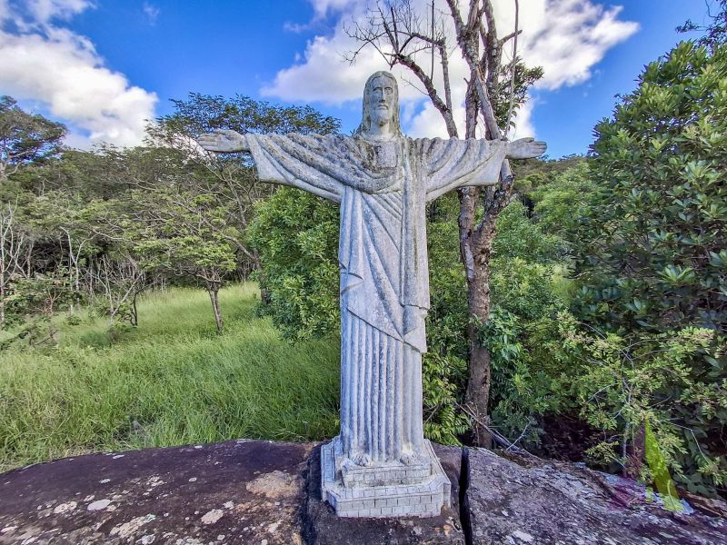 Sitio com fácil acesso e estrutura para criação de cavalos em São Roque!