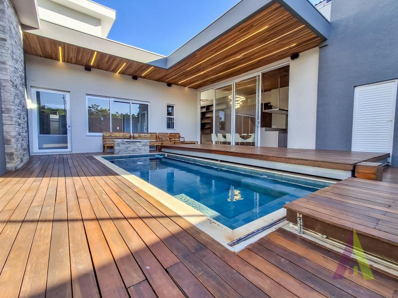 Casa térrea com moveis planejados no Alphaville Nova Esplanada 3!