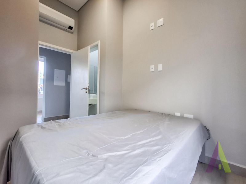 Casa térrea com moveis planejados no Alphaville Nova Esplanada 3!