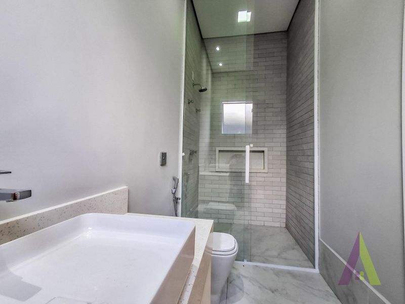 Casa térrea com moveis planejados no Alphaville Nova Esplanada 3!