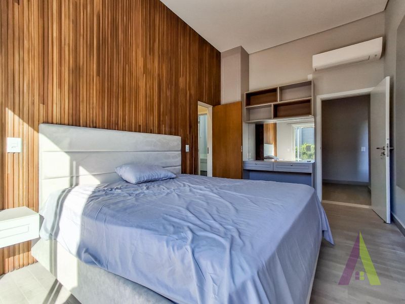 Casa térrea com moveis planejados no Alphaville Nova Esplanada 3!