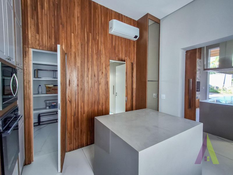 Casa térrea com moveis planejados no Alphaville Nova Esplanada 3!