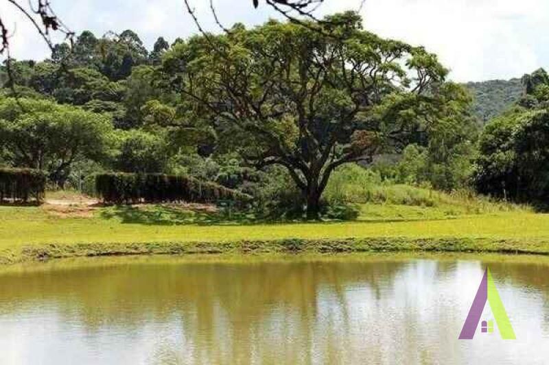 Terreno em Condomínio Fechado em São Roque!