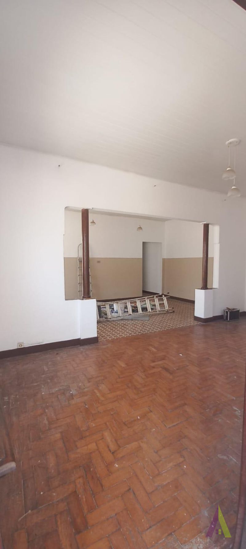 Casa Térrea no Centro de São Roque!