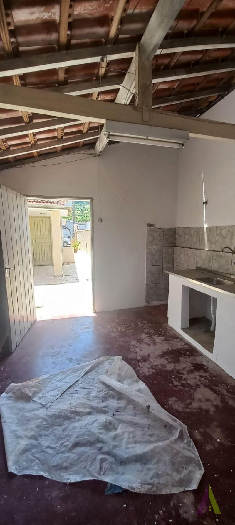 Casa Térrea no Centro de São Roque!