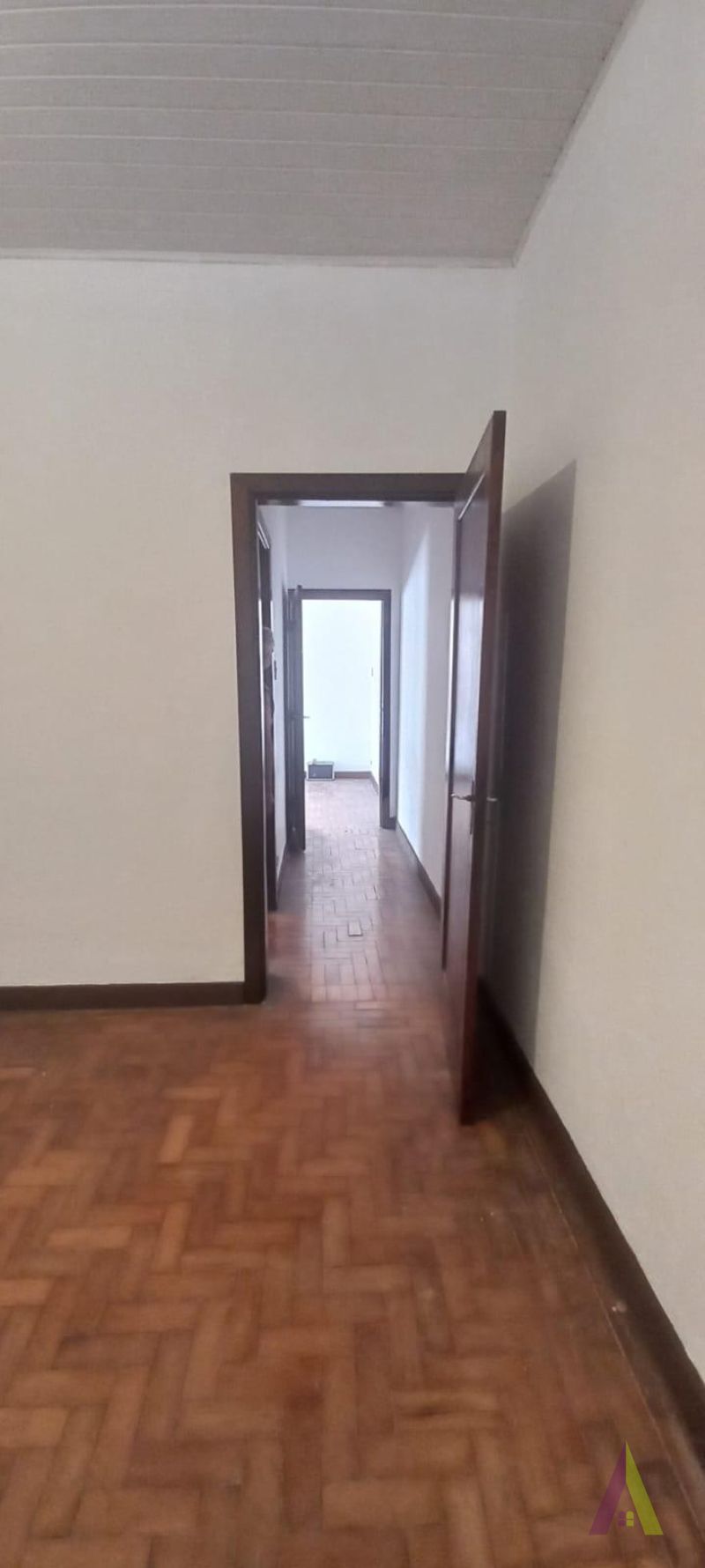 Casa Térrea no Centro de São Roque!