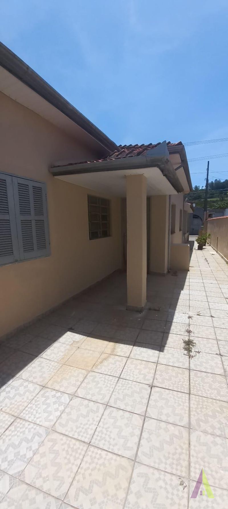 Casa Térrea no Centro de São Roque!