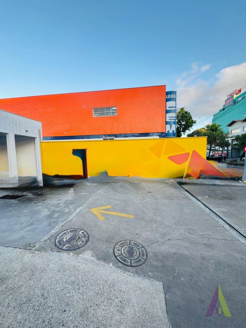 Salão Comercial no Centro de São Roque!