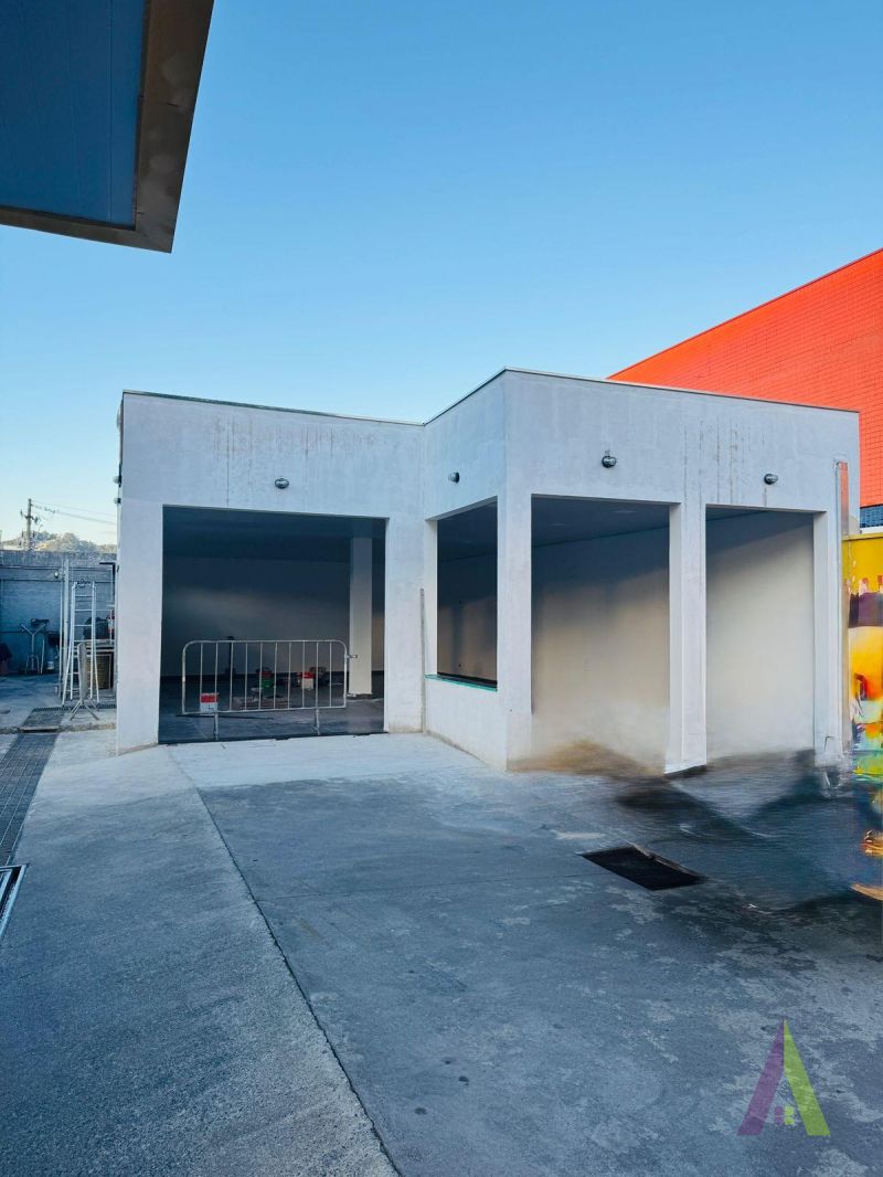 Salão Comercial no Centro de São Roque!