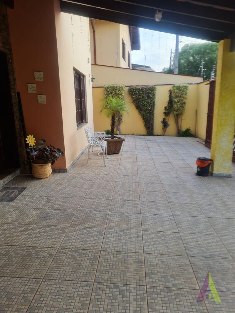 Sobrado de Alto Padrão em Bairro Tradicional de São Roque!