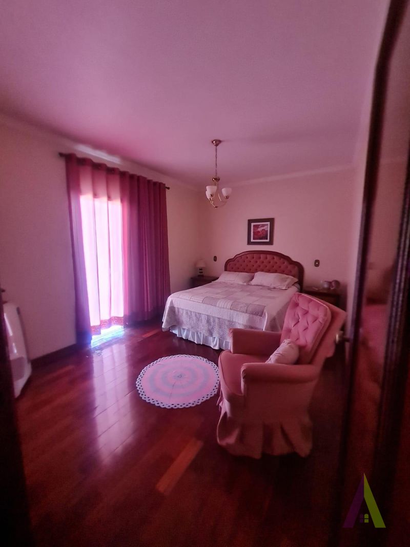 Sobrado de Alto Padrão em Bairro Tradicional de São Roque!