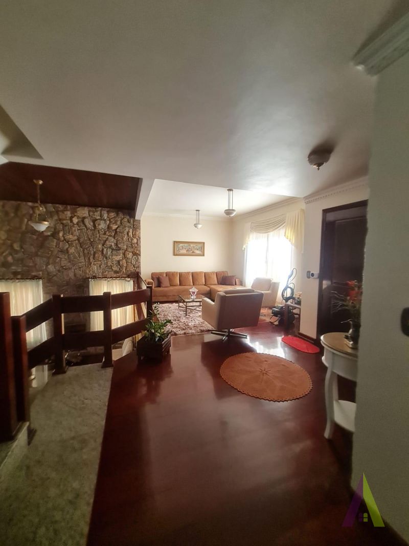 Sobrado de Alto Padrão em Bairro Tradicional de São Roque!