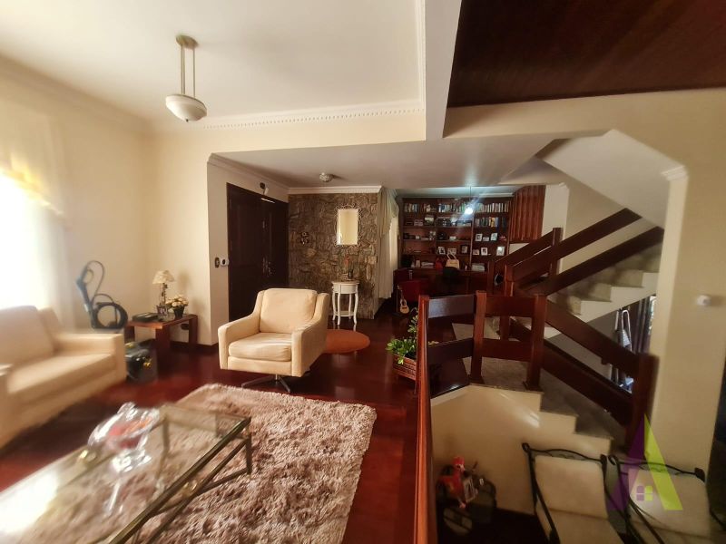 Sobrado de Alto Padrão em Bairro Tradicional de São Roque!