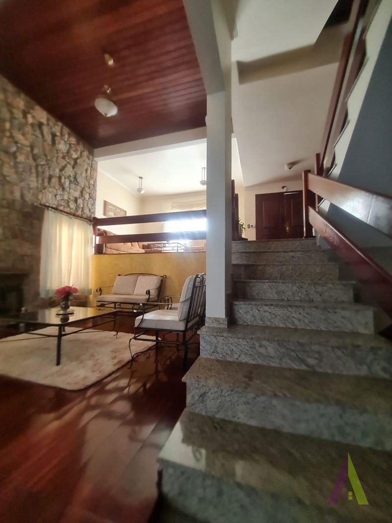 Sobrado de Alto Padrão em Bairro Tradicional de São Roque!