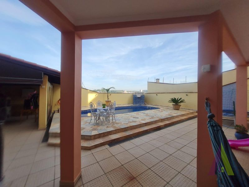 Sobrado de Alto Padrão em Bairro Tradicional de São Roque!