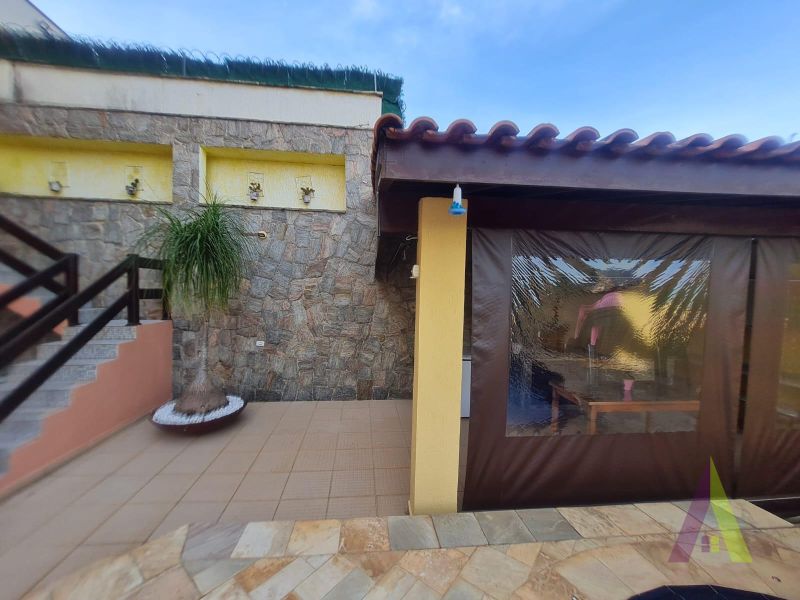 Sobrado de Alto Padrão em Bairro Tradicional de São Roque!