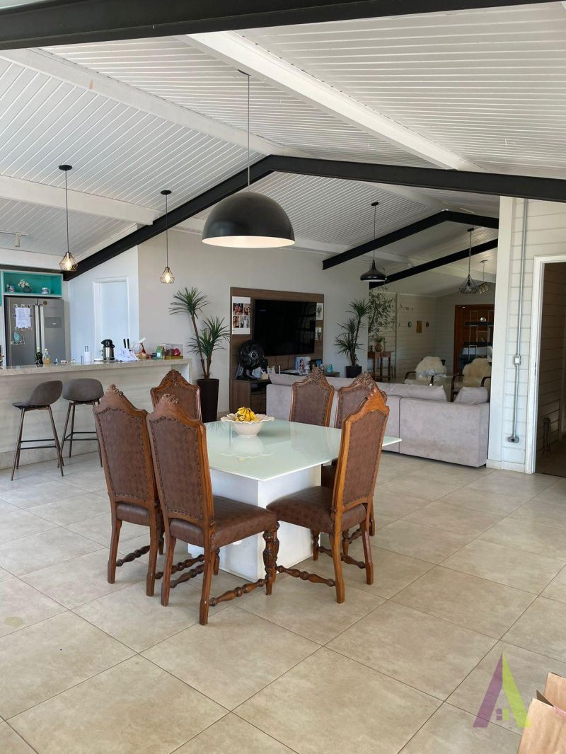  Casa em Condomínio Fechado de Alto Padrão em São Roque!