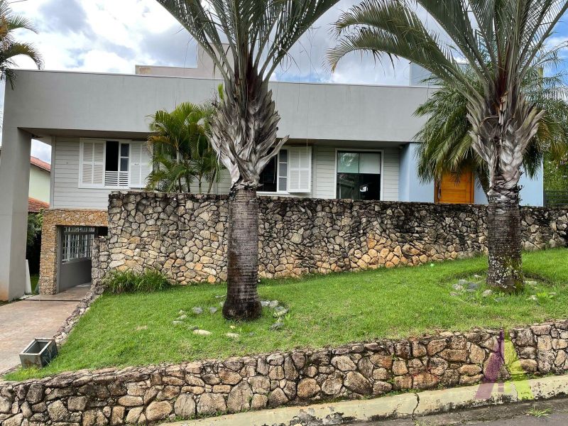  Casa em Condomínio Fechado de Alto Padrão em São Roque!