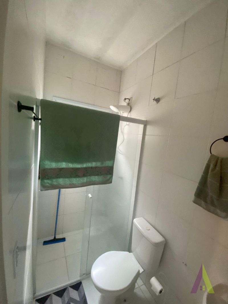 Casa Térrea em Condomínio Fechado! 