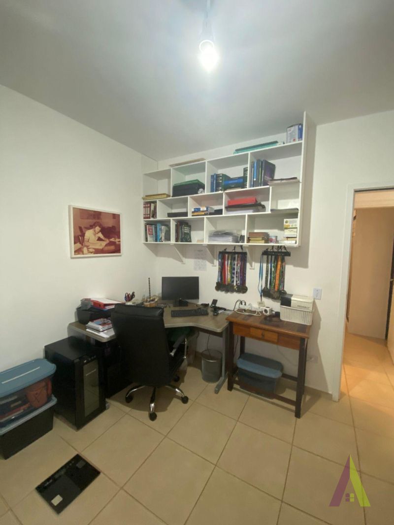 Casa Térrea em Condomínio Fechado! 