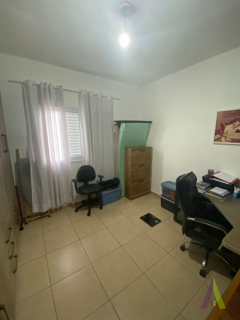 Casa Térrea em Condomínio Fechado! 