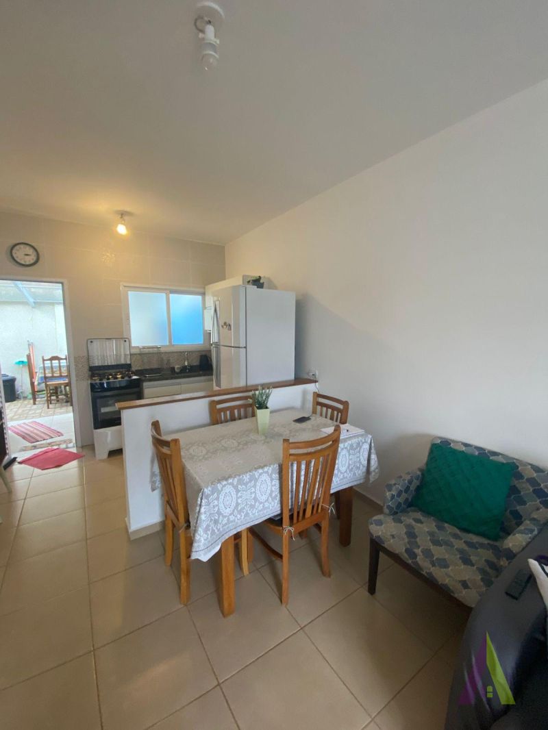 Casa Térrea em Condomínio Fechado! 