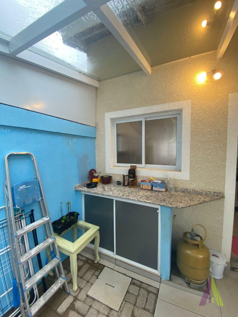 Casa Térrea em Condomínio Fechado! 