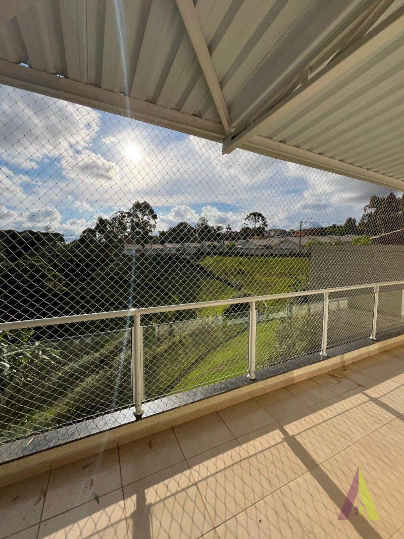 Casa Térrea em Condomínio Fechado! 