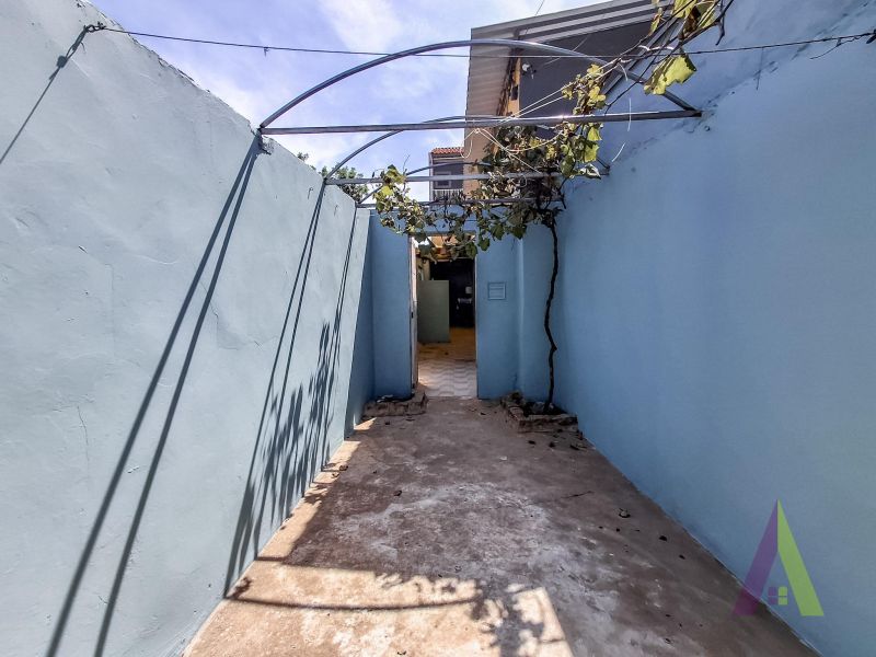 Casa com Terraço Próximo ao Centro de São Roque!