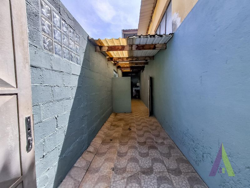 Casa com Terraço Próximo ao Centro de São Roque!