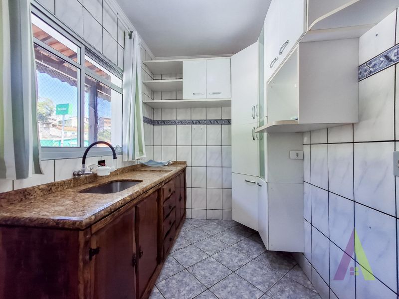 Casa com Terraço Próximo ao Centro de São Roque!